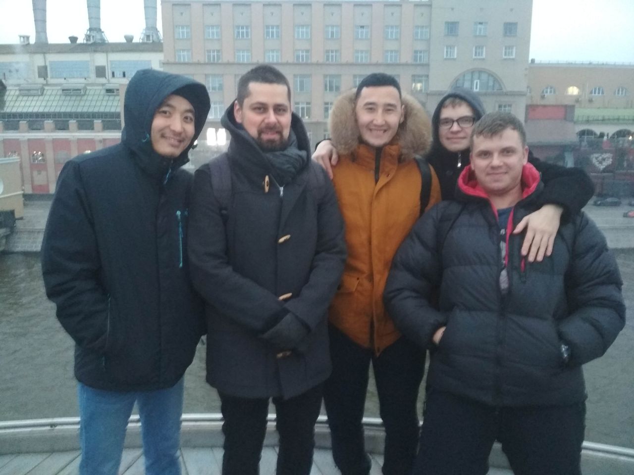 Рахим Муратов с друзьями, познакомившимися благодаря ютуб каналу
